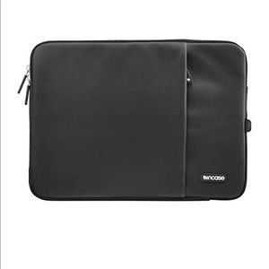Incase Deluxe Protective Sleeve for 13"MacBook Pro